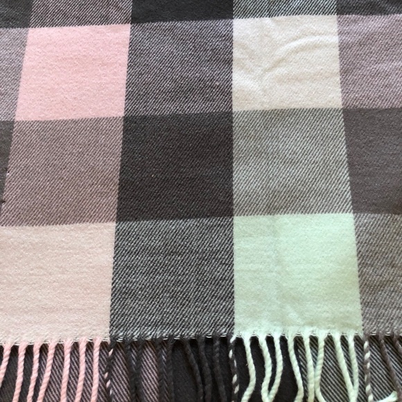 Soft plaid scarf - Picture 1 of 4
